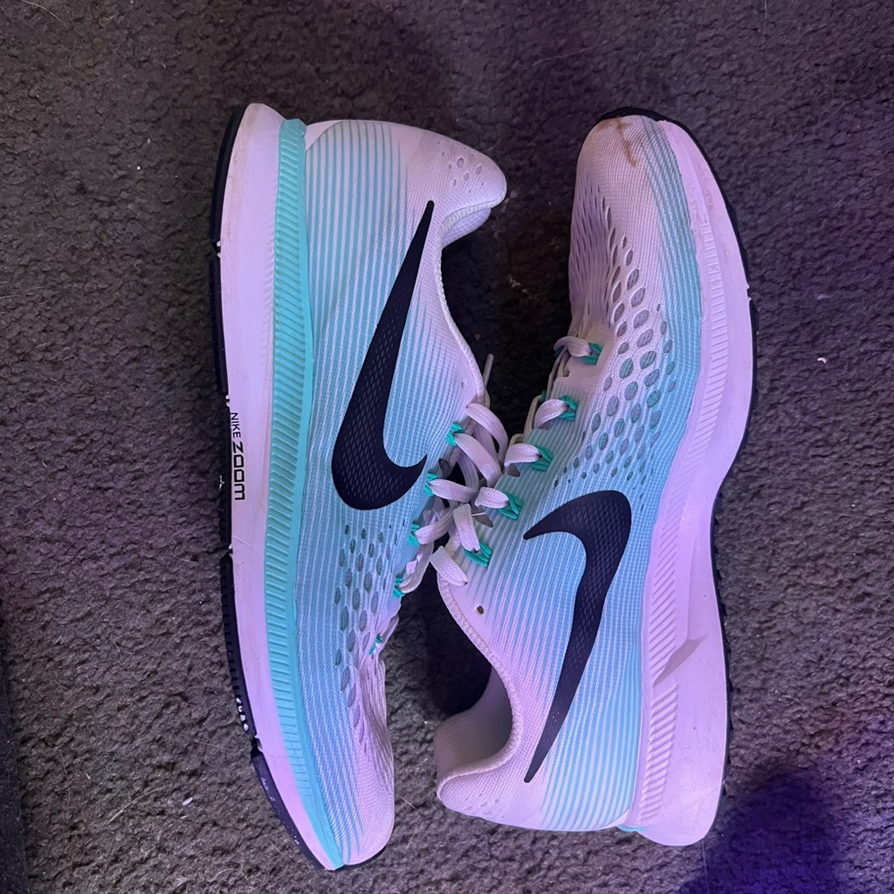 Nike White and Blue Running Shoes size 10 W